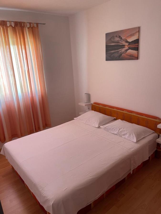 Apartmani Frane ตรีบูนย์ ภายนอก รูปภาพ