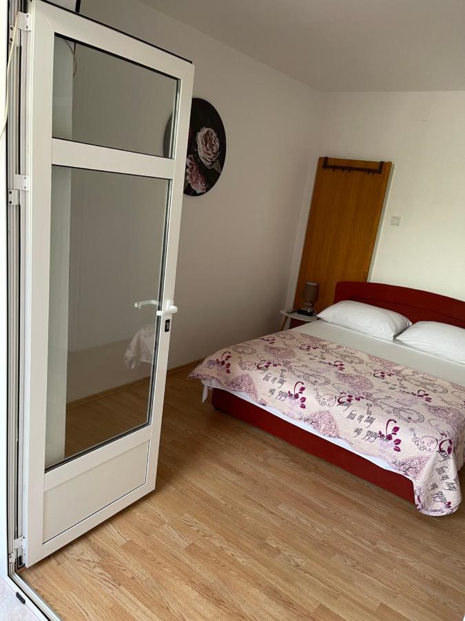 Apartmani Frane ตรีบูนย์ ภายนอก รูปภาพ