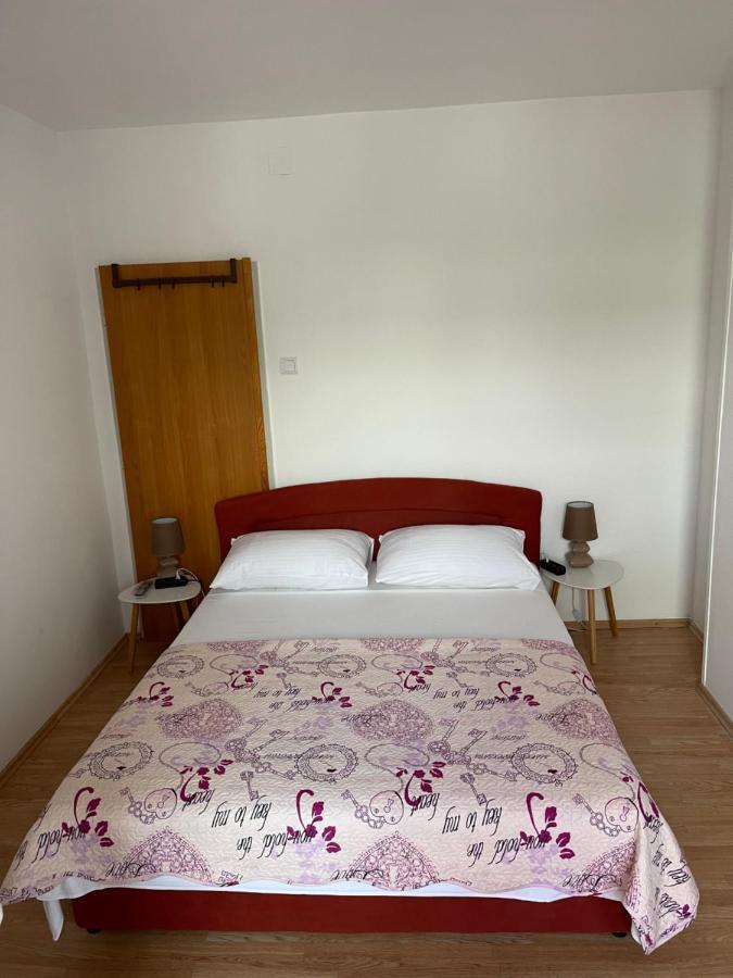 Apartmani Frane ตรีบูนย์ ภายนอก รูปภาพ
