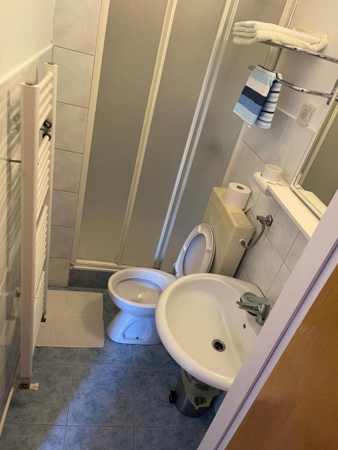 Apartmani Frane ตรีบูนย์ ภายนอก รูปภาพ