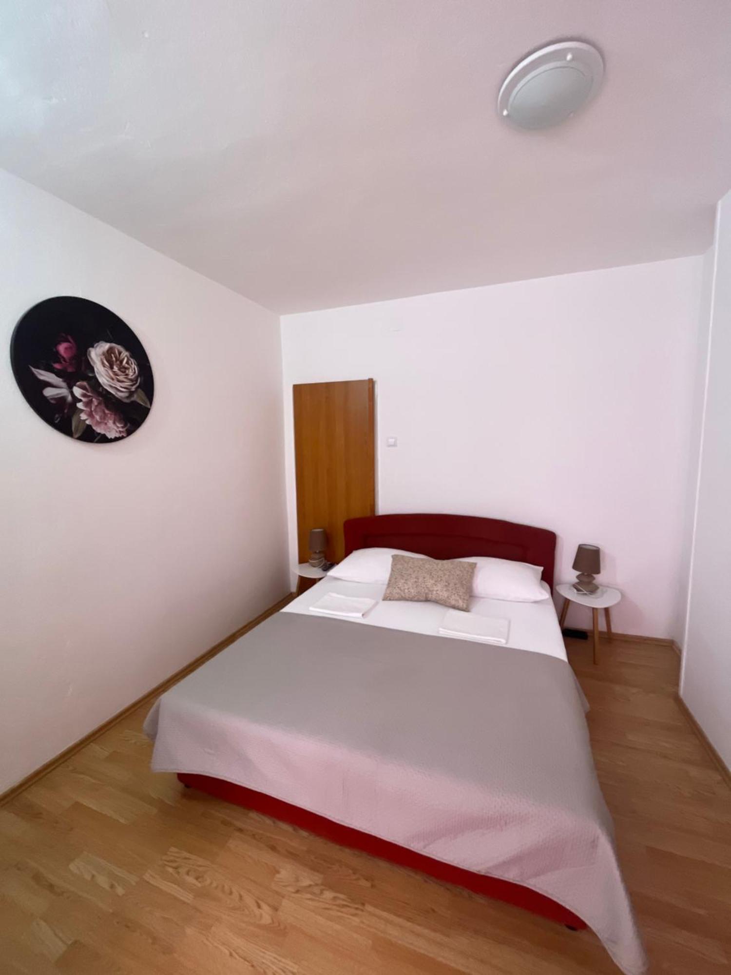 Apartmani Frane ตรีบูนย์ ภายนอก รูปภาพ